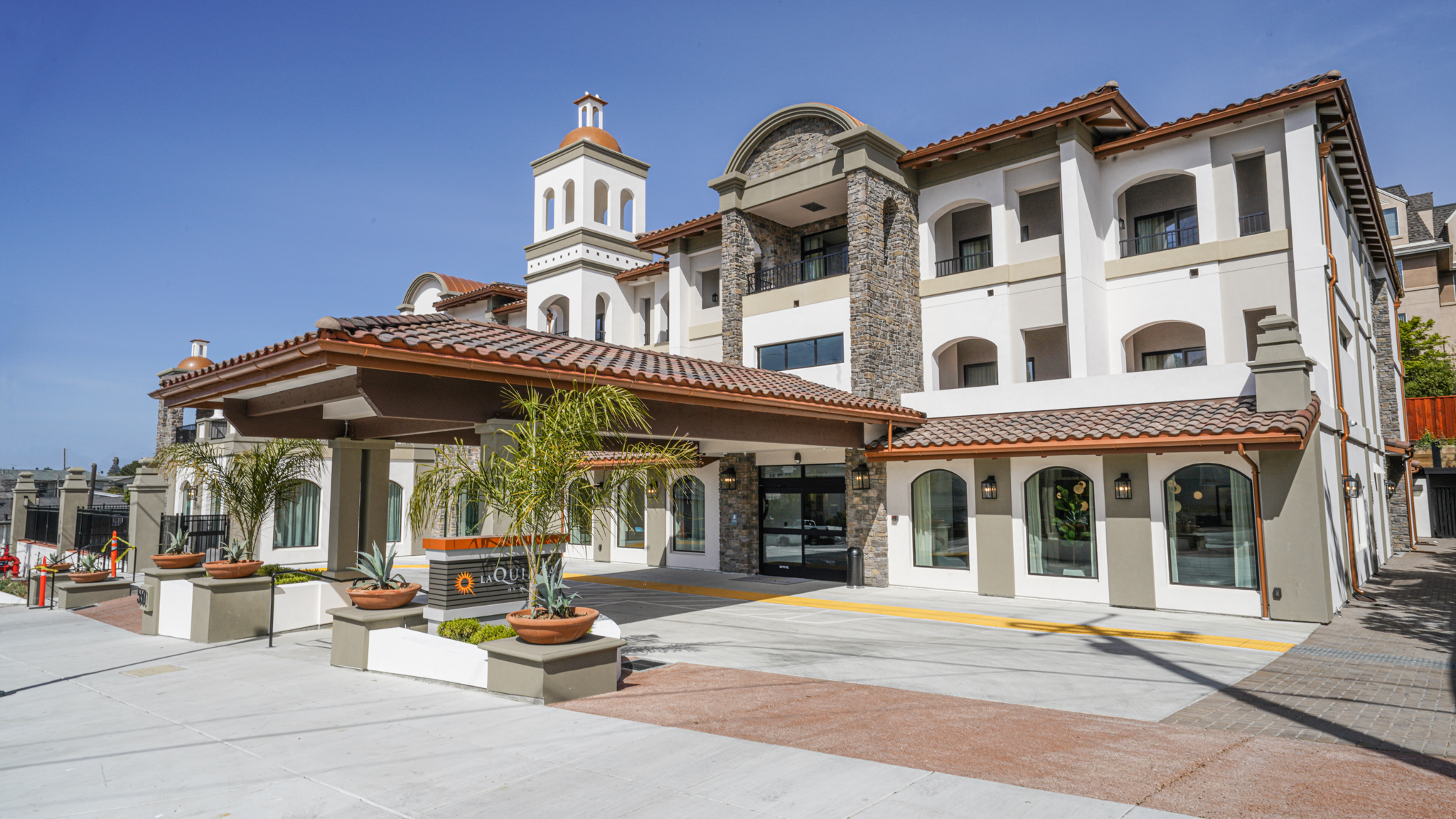 Building Exterior & Porte Cochere